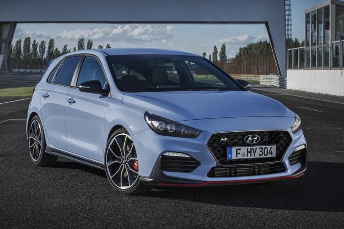 Hyundai i30 N gia 750 trieu “dau” Ford Focus ST